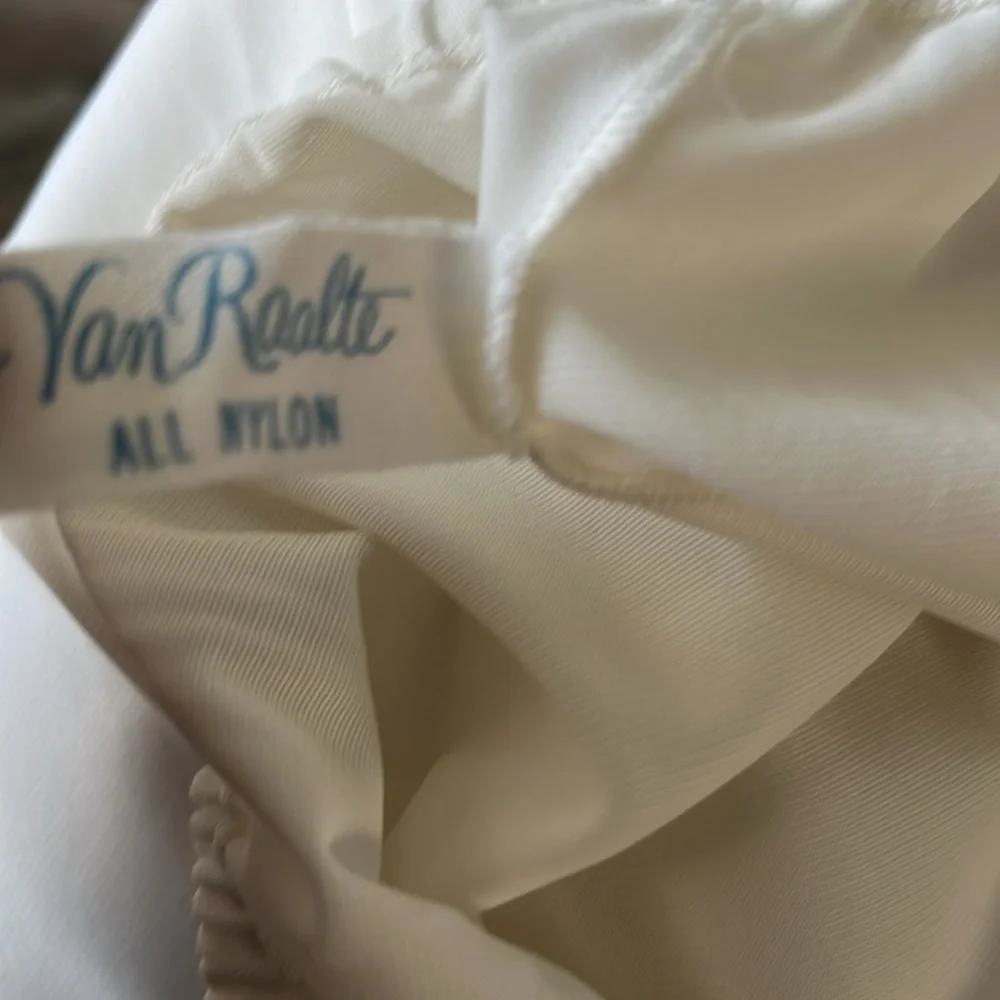 Vintage 60s Van Raalte Cream Suavette Nylon Lace Half Slip Women Size M